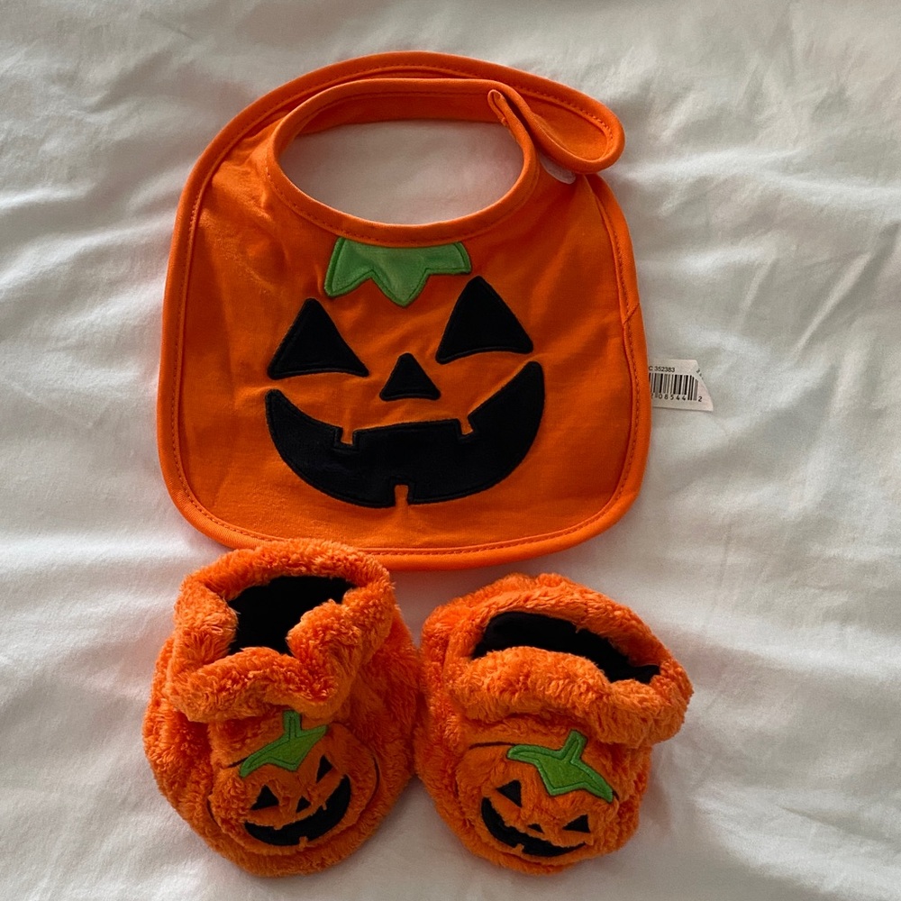 Halloween Pumpkin Bib and Booties Set